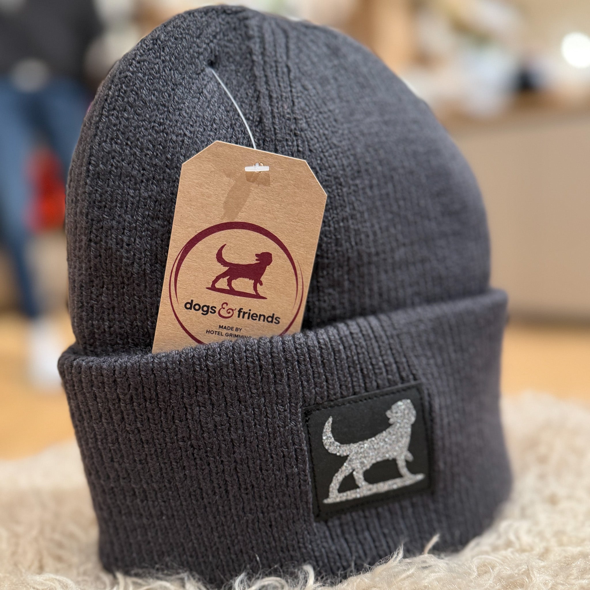dogs&friends Mützen (großes Logo)
